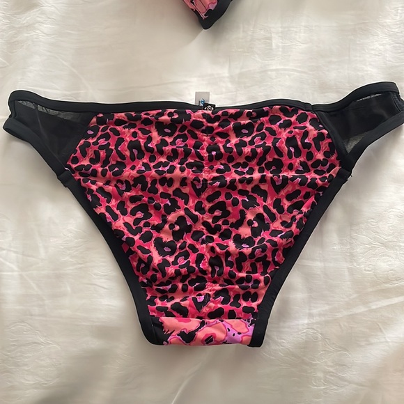Black and pink leopard print Bikini set from La vie en Rose Aqua size Small - Picture 6 of 6